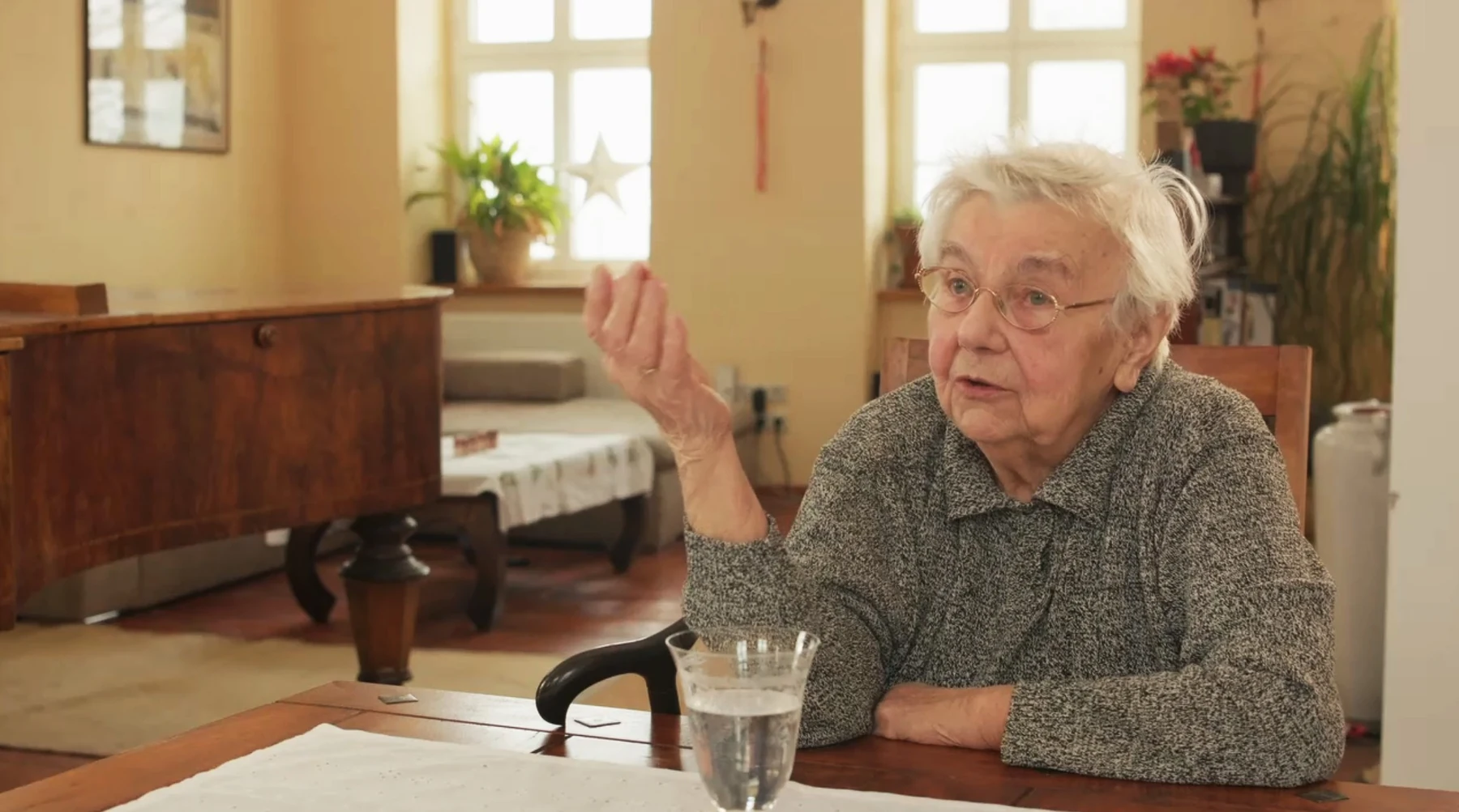 Dora erzählt von ihrer Kindheit in Abberode.
