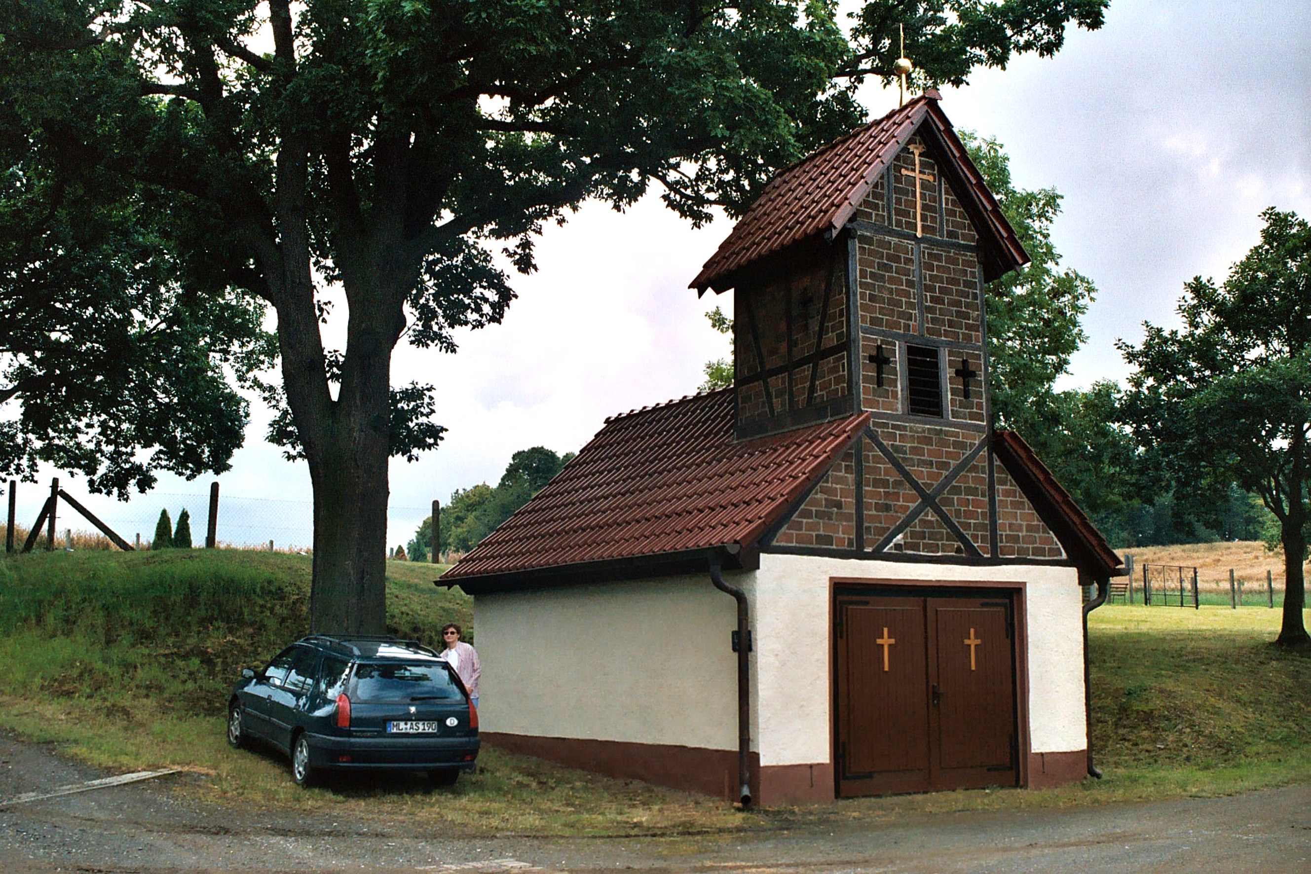 Die erhaltene Kapelle in Steinbrücken, fotografiert im Juli 2004