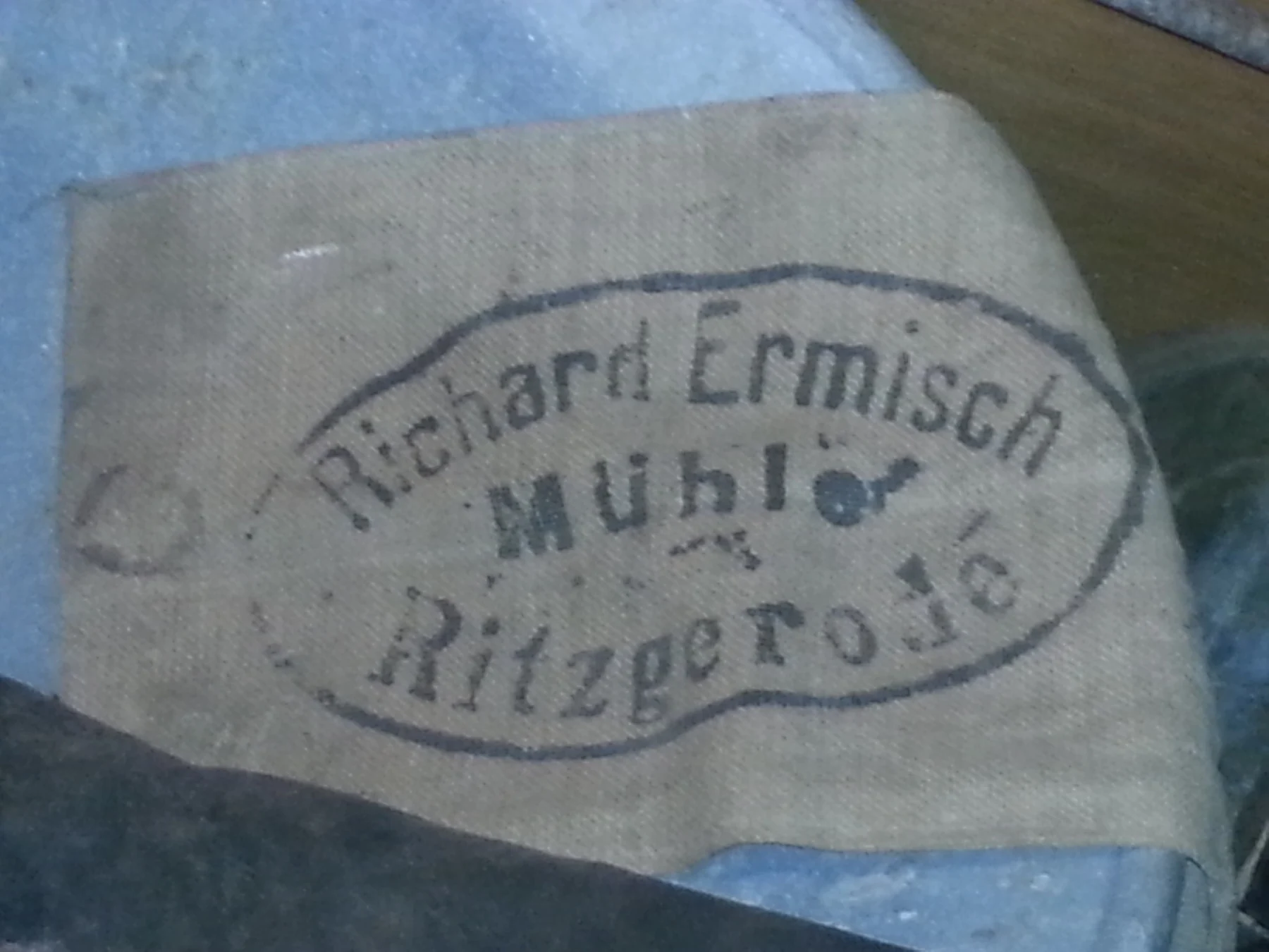 Aufdruck Richard Ermisch, Mühle, Ritzgerode auf einem alten Jutesack